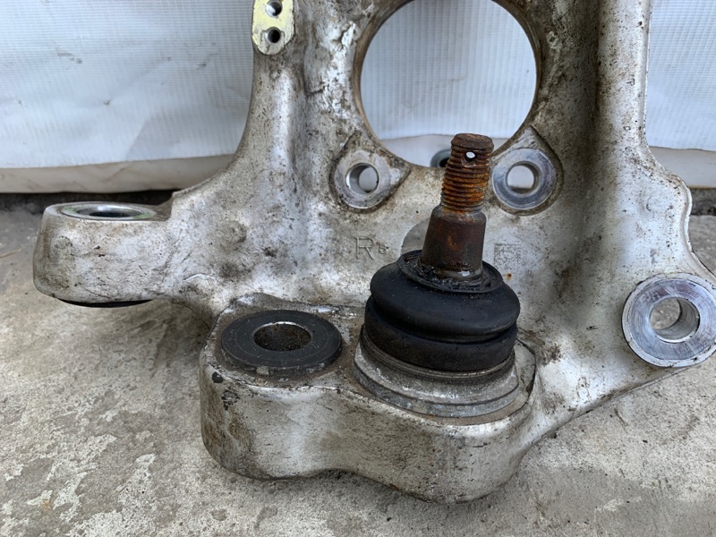 Кулак поворотный правый LS460 06-12 2011 USF40 4.6