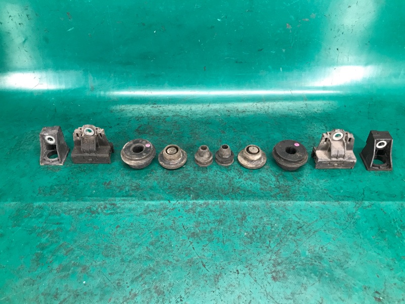 Крепление радиатора TOYOTA SIENNA 11-16 16523-AD010 Б/У