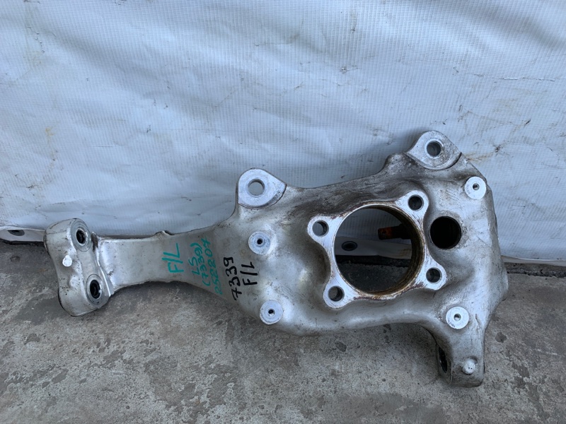 Кулак поворотный левый LEXUS LS460 06-12 USF40 4.6