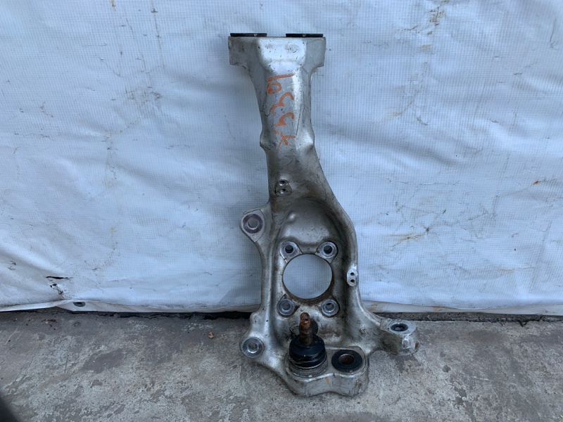 Кулак поворотный левый LS460 06-12 2011 USF40 4.6