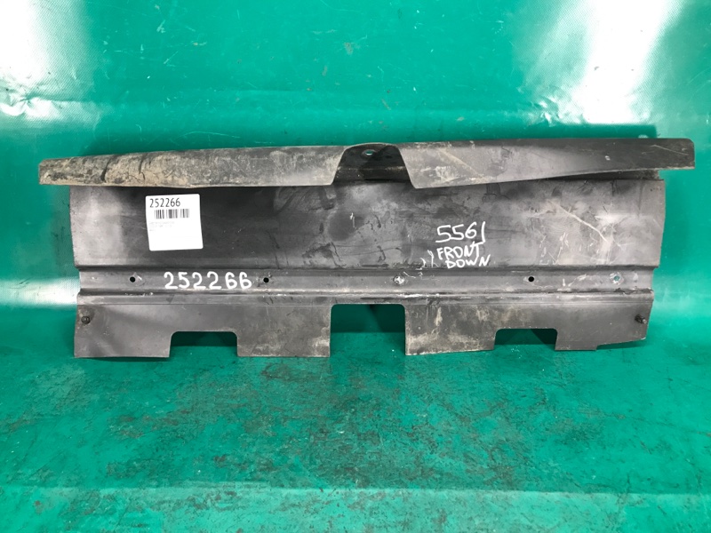 Дефлектор радиатора DODGE DART 12-16 68185521AB Б/У