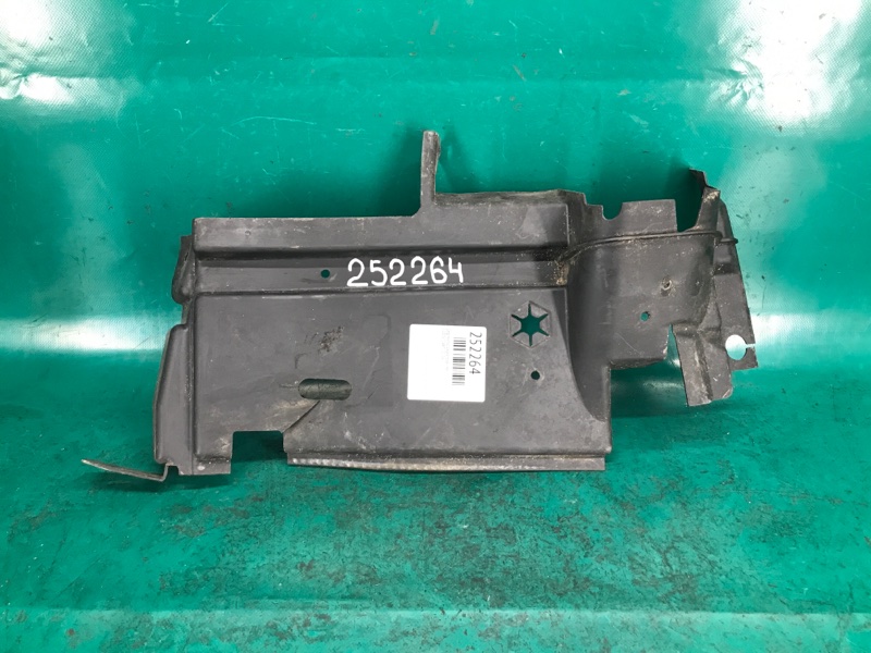 Дефлектор радиатора левый DODGE DART 12-16 68145210AA Б/У