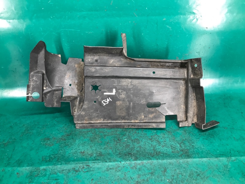 Дефлектор радиатора левый DART 12-16