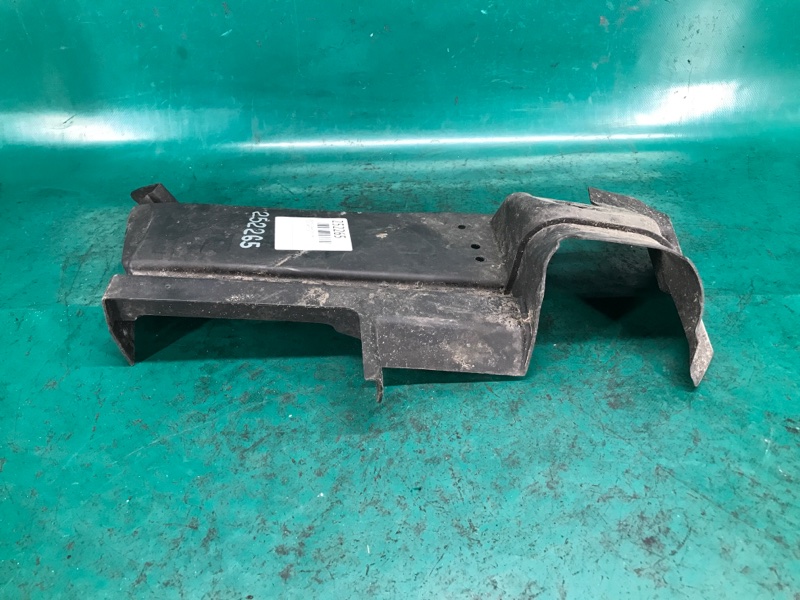 Дефлектор радиатора правый DODGE DART 12-16