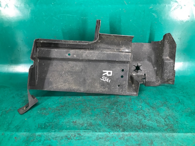 Дефлектор радиатора правый DART 12-16