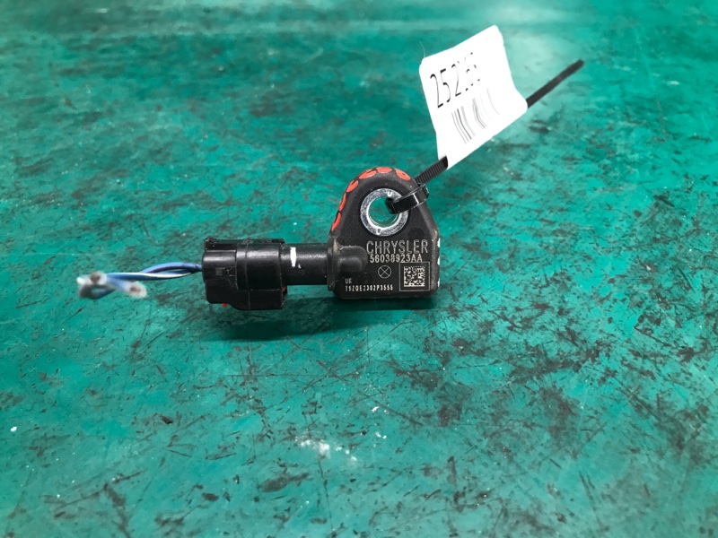 Датчик удара передний левый DODGE DART 12-16 56038923AA Б/У