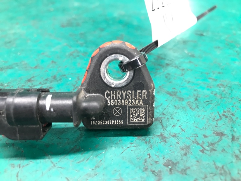 Датчик удара передний левый DODGE DART 12-16