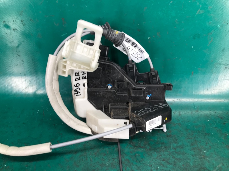 Запчасть замок двери задний правый KIA SOUL PS 13-19 2016 PS 2.0 G4NC 81420-B2000 Б/У Замок двери задний правый KIA SOUL PS 13-19 2016 PS 2.0 G4NC 81420-B2000 Б/У