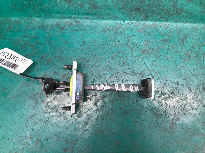 Ограничитель двери задний правый KIA SOUL PS 13-19 2016 PS 2.0 G4NC 79490-B2000 Б/У