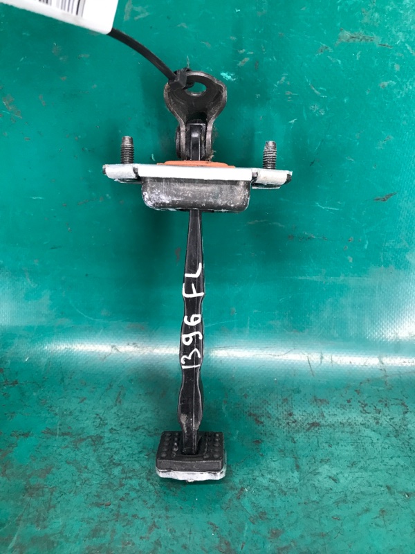 Ограничитель двери передний левый KIA SOUL PS 13-19 PS 2.0 G4NC Ограничитель двери передний левый KIA SOUL PS 13-19 PS 2.0 G4NC