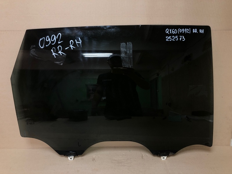 Стекло двери заднее правое INFINITI QX60/JX35 12-20 2016 L50 3.5 VQ35DE 82300-3JA1C Б/У