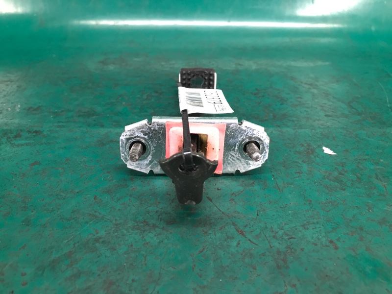 Ограничитель двери передний правый KIA SOUL PS 13-19 PS 2.0 G4NC Ограничитель двери передний правый KIA SOUL PS 13-19 PS 2.0 G4NC