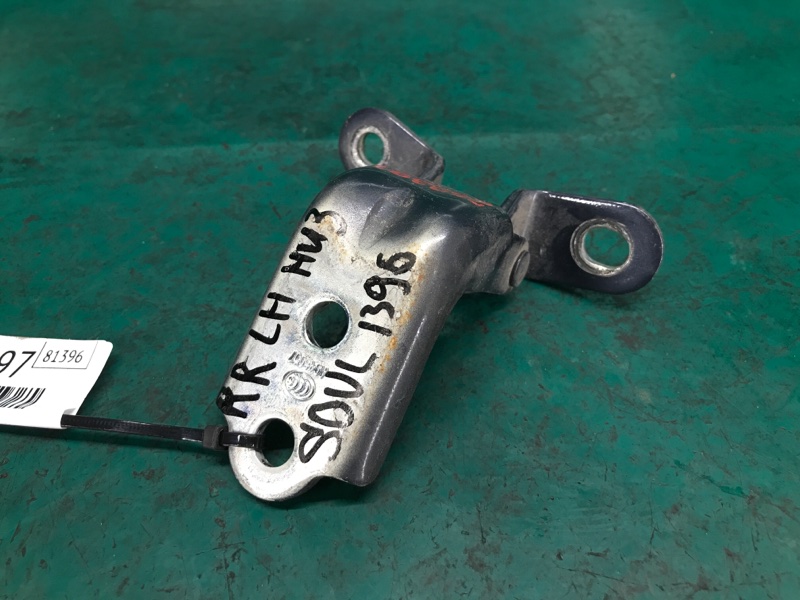 Петля двери нижняя задняя левая KIA SOUL PS 13-19 2016 PS 2.0 G4NC 79310-3K000 Б/У