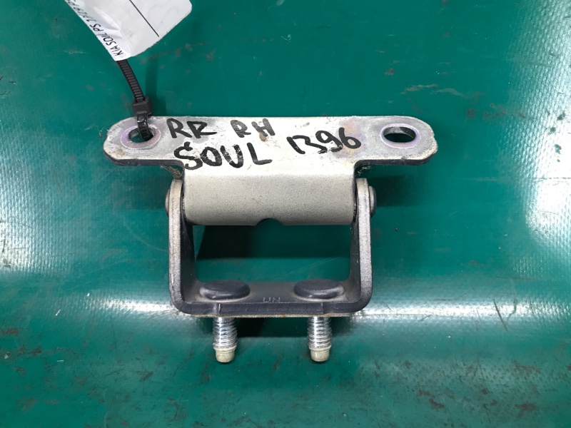 Петля крышки багажника правая SOUL PS 13-19 2016 PS 2.0 G4NC Петля крышки багажника правая SOUL PS 13-19 2016 PS 2.0 G4NC