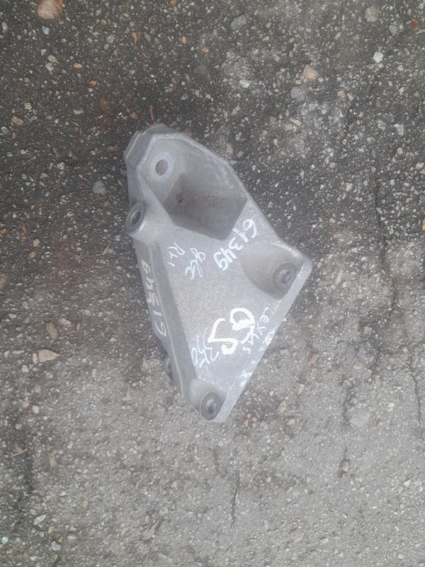 Запчасть кронштейн двигателя LEXUS GS350 GS300 05-11 Б/У Кронштейн двигателя LEXUS GS350 GS300 05-11 Б/У