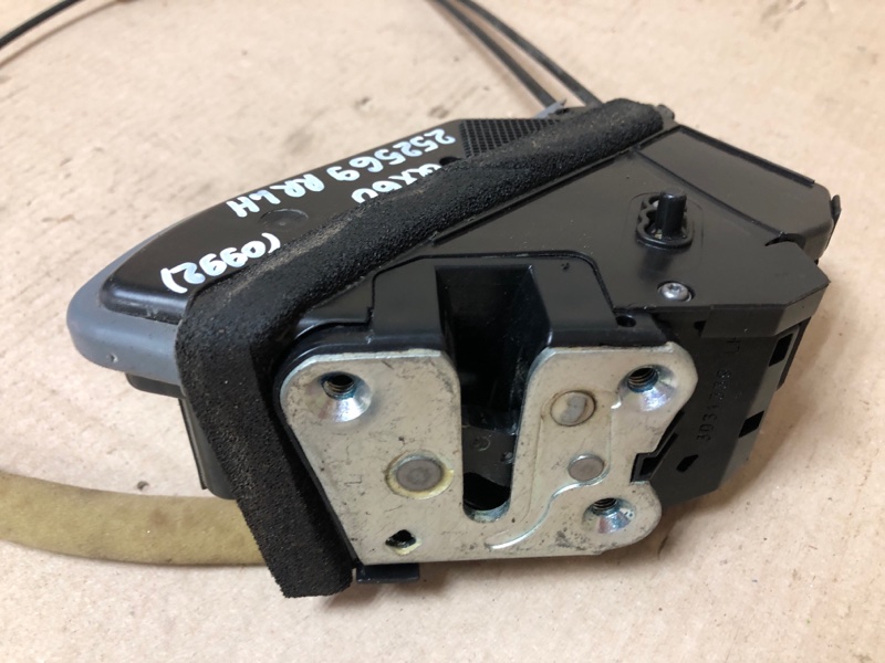 Замок двери задний левый QX60/JX35 12-20 2016 L50 3.5 VQ35DE