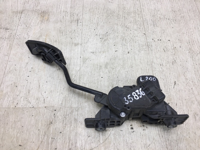 Педаль газа MITSUBISHI L200 06-14