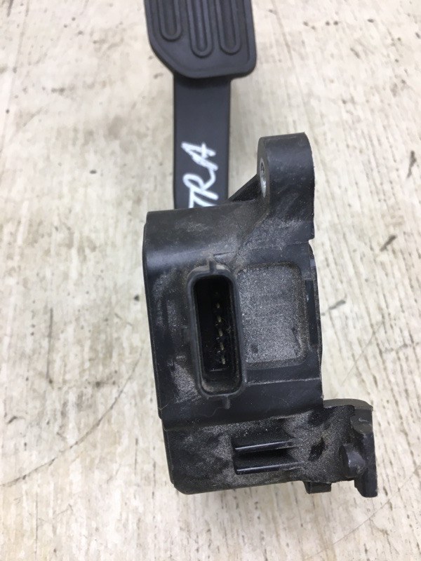 Педаль газа NISSAN SENTRA B17 12-21 B17 1.8 MRA8DE Педаль газа NISSAN SENTRA B17 12-21 B17 1.8 MRA8DE