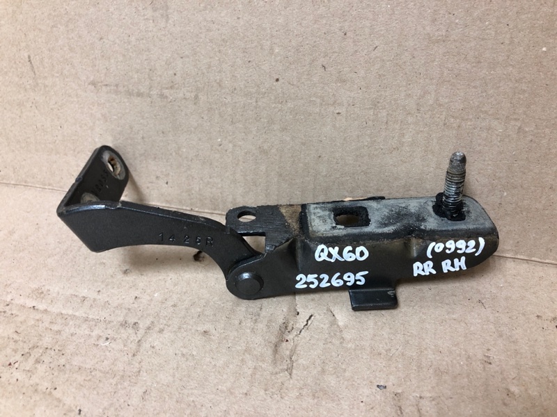 Петля крышки багажника правая INFINITI QX60/JX35 12-20 2016 L50 3.5 VQ35DE 90400-3JA0B Б/У