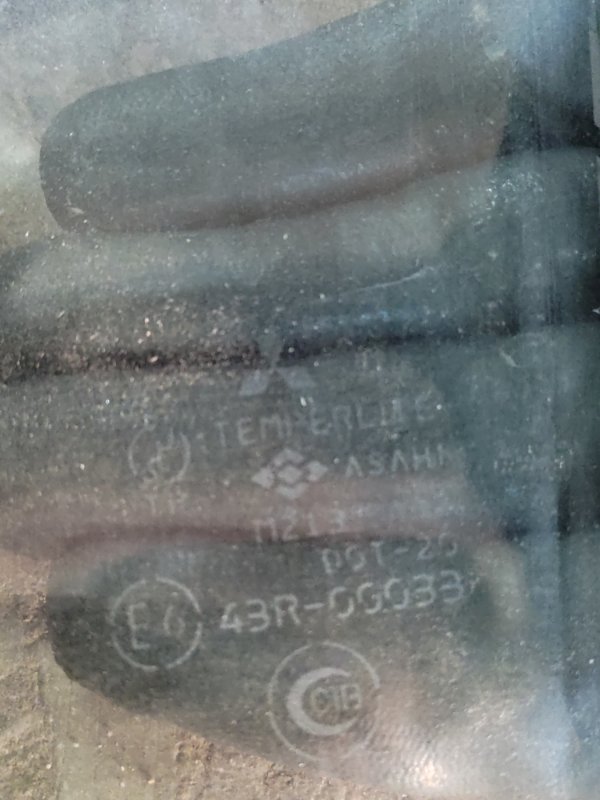 Стекло двери переднее левое PAJERO 99-06