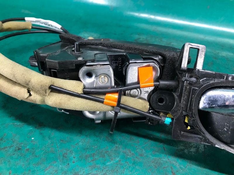 Замок двери задний правый SENTRA B17 12-21 2015 Седан 1.8 MRA8DE Замок двери задний правый SENTRA B17 12-21 2015 Седан 1.8 MRA8DE