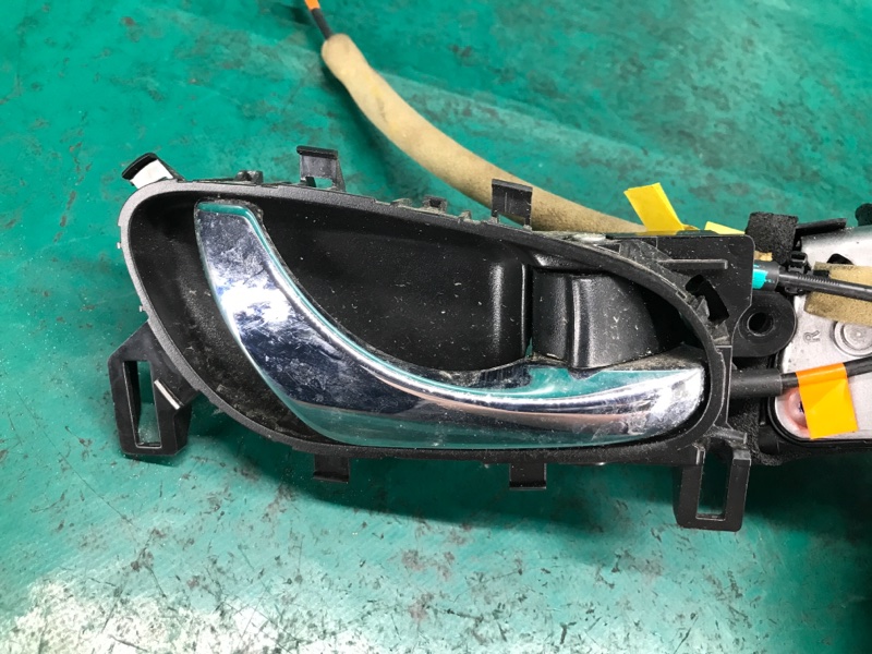 Замок двери задний правый SENTRA B17 12-21 2015 Седан 1.8 MRA8DE Замок двери задний правый SENTRA B17 12-21 2015 Седан 1.8 MRA8DE