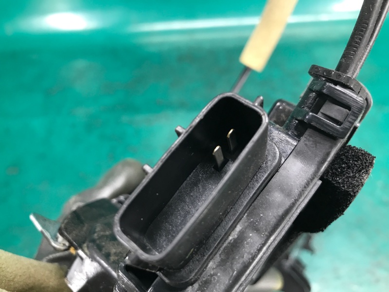 Замок двери передний правый SENTRA B17 12-21 2015 Седан 1.8 MRA8DE