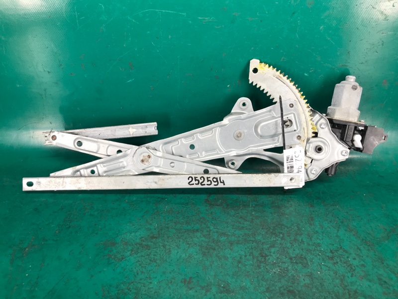 Стеклоподъемник задний правый NISSAN SENTRA B17 12-21 2015 Седан 1.8 MRA8DE 82720-4KH0B Б/У