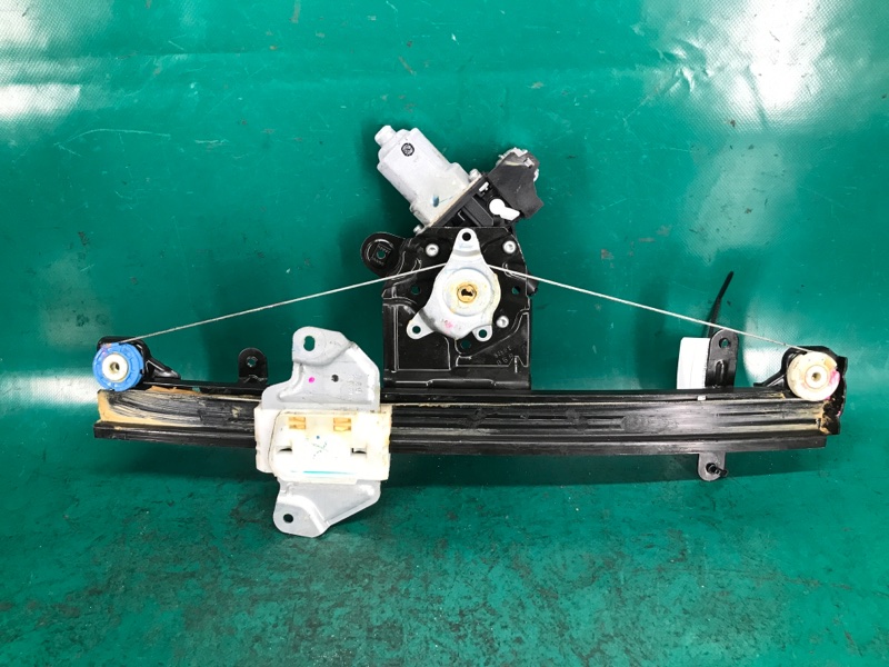 Стеклоподъемник передний правый SENTRA B17 12-21 2015 Седан 1.8 MRA8DE