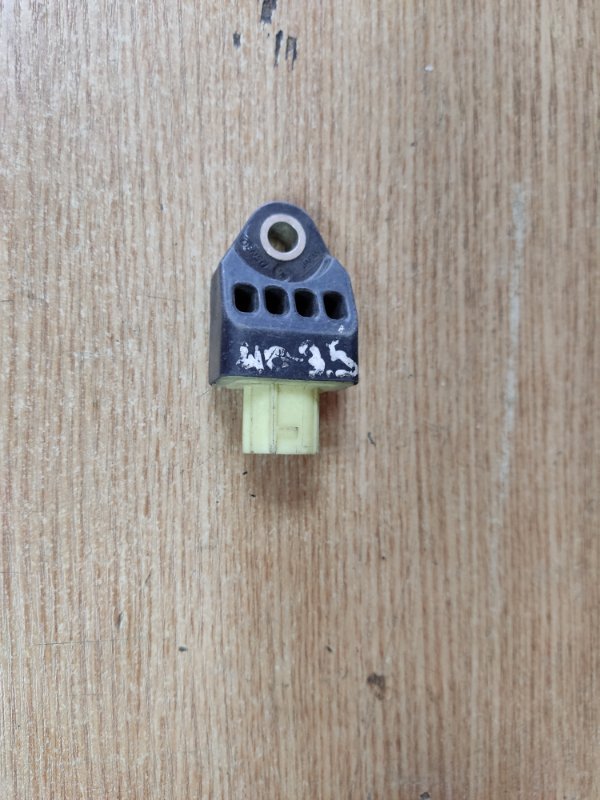 Датчик удара TOYOTA CAMRY 40 06-11 89831-33030 Б/У