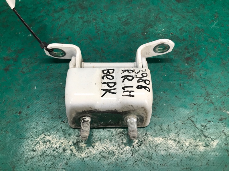 Запчасть петля двери верхняя задняя левая NISSAN SENTRA B17 12-21 2015 Седан 1.8 MRA8DE 82401-9AM0A Б/У Петля двери верхняя задняя левая NISSAN SENTRA B17 12-21 2015 Седан 1.8 MRA8DE 82401-9AM0A Б/У