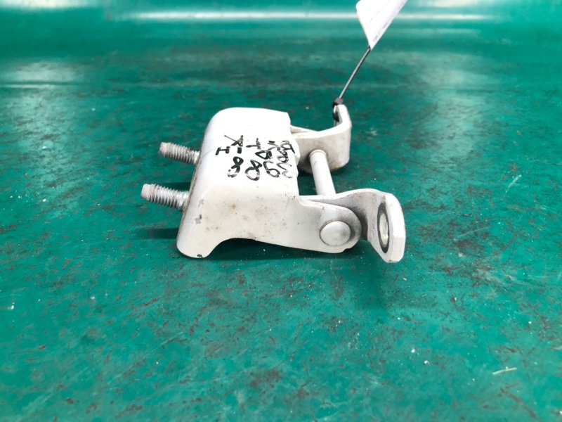 Петля двери верхняя задняя левая SENTRA B17 12-21 2015 Седан 1.8 MRA8DE Петля двери верхняя задняя левая SENTRA B17 12-21 2015 Седан 1.8 MRA8DE