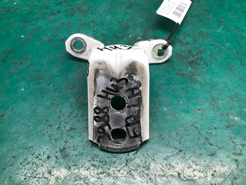 Петля двери нижняя передняя левая NISSAN SENTRA B17 12-21 2015 Седан 1.8 MRA8DE 82421-4P00A Б/У