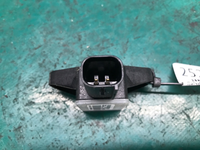 Датчик удара передний правый SONATA YF 10-14 2011 Седан 2.4 Датчик удара передний правый SONATA YF 10-14 2011 Седан 2.4