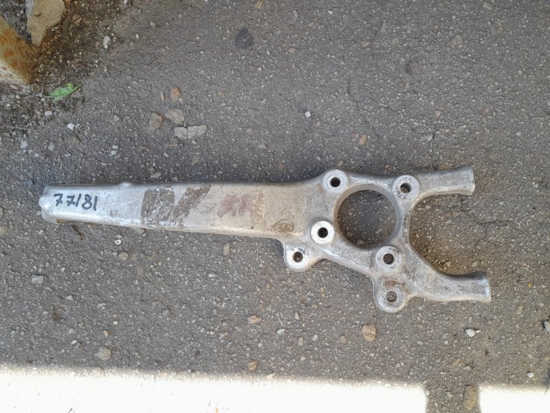 Кулак поворотный передний левый LEXUS IS250/350 05-13 4320230020 Б/У