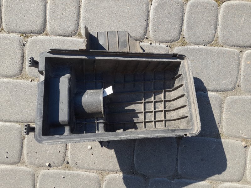 Крышка корпуса воздушного фильтра 6 GG 02-07