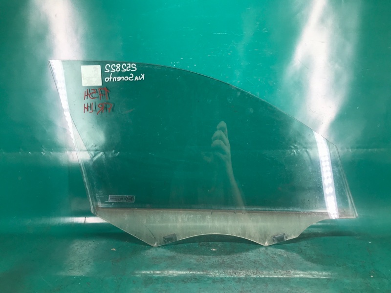 Стекло двери переднее левое KIA SORENTO XM 09-14 Внедорожник 2.4 G4KE