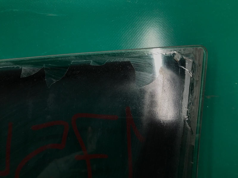 Стекло двери переднее правое SORENTO XM 09-14 2010 Внедорожник 2.4 G4KE