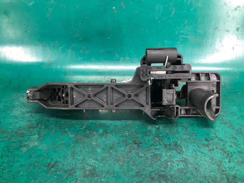 Ручка двери наружная задняя левая SORENTO XM 09-14 2010 Внедорожник 2.4 G4KE Ручка двери наружная задняя левая SORENTO XM 09-14 2010 Внедорожник 2.4 G4KE