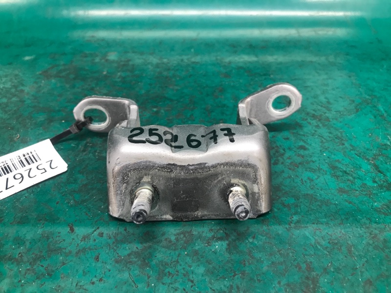 Петля двери верхняя задняя левая NISSAN ROGUE 08-15 2013 Внедорожник 2.5 QR25DE 82401-2Y90A Б/У