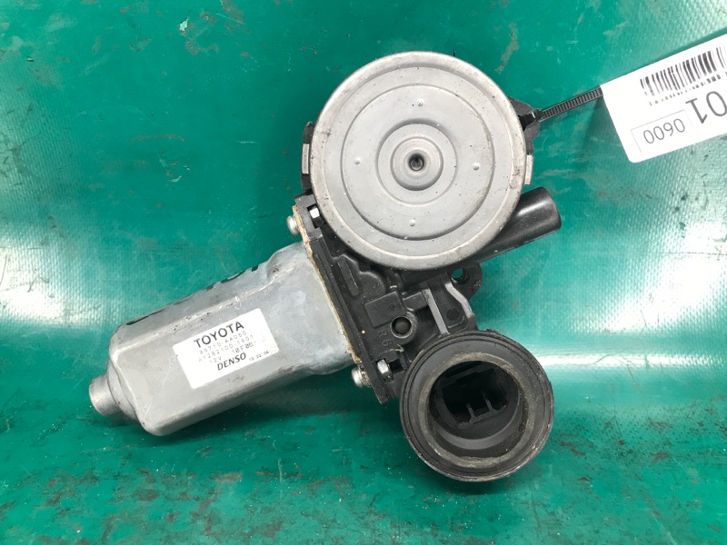 Моторчик стеклоподъемника задний левый TOYOTA CAMRY 30 02-06 2005 Седан 2.4 2AZFE 85710-AA050 Б/У