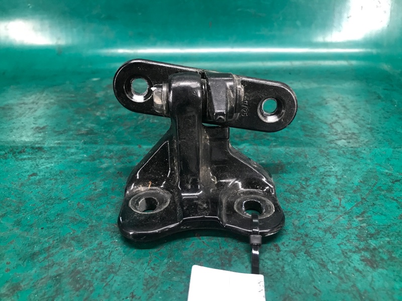 Петля двери верхняя задняя правая INFINITI QX30 16-20 2018 Внедорожник 2.0 20PET 82400-5DA0A Б/У