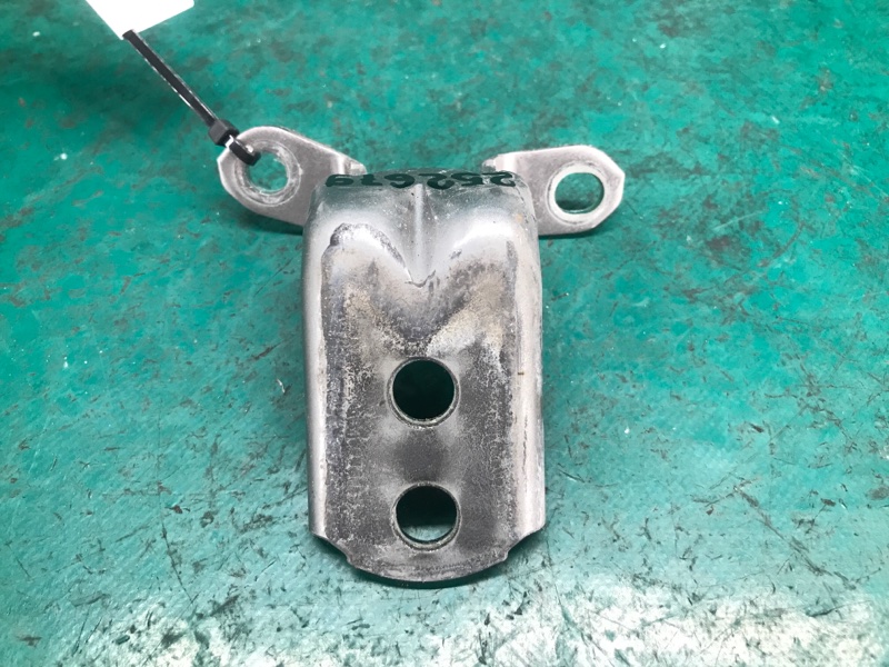 Петля двери нижняя задняя левая NISSAN ROGUE 08-15 2013 Внедорожник 2.5 QR25DE 82421-4P00A Б/У