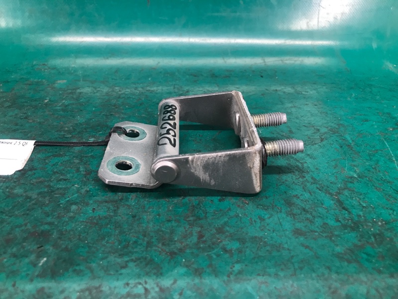 Петля крышки багажника правая ROGUE 08-15 2013 Внедорожник 2.5 QR25DE