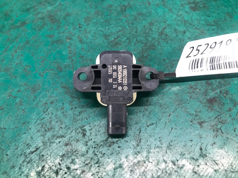 Датчик удара передний правый INFINITI QX30 16-20 2018 Внедорожник 2.0 20PET K8836-5DA0A Б/У