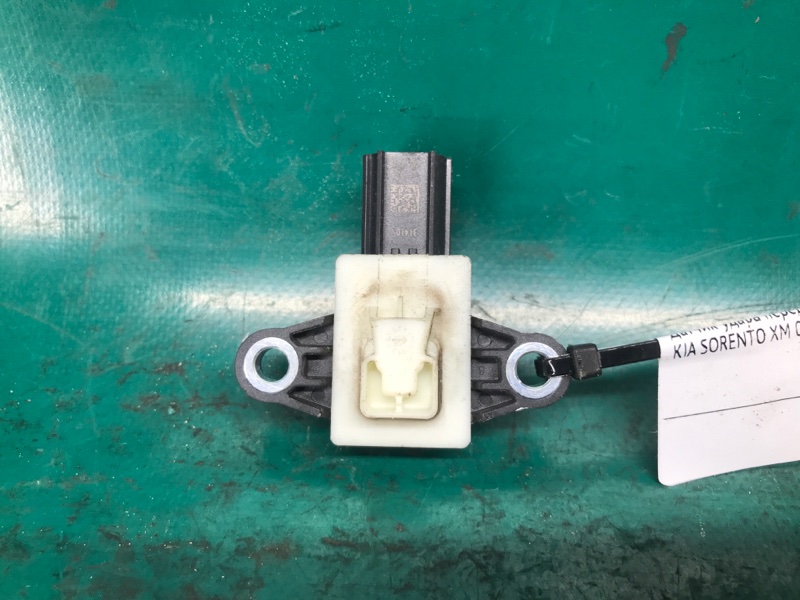 Датчик удара передний левый KIA SORENTO XM 09-14 Внедорожник 2.4 G4KE
