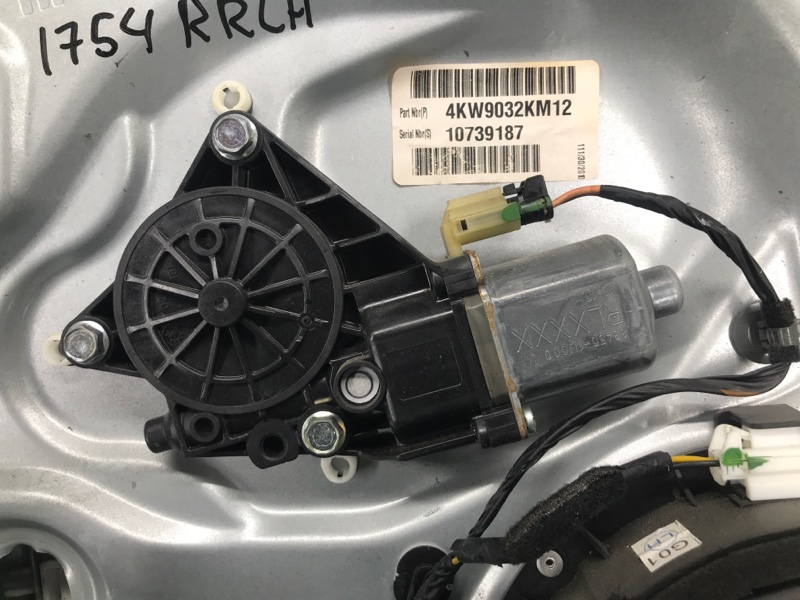 Стеклоподъемник задний левый SORENTO XM 09-14 2010 Внедорожник 2.4 G4KE Стеклоподъемник задний левый SORENTO XM 09-14 2010 Внедорожник 2.4 G4KE