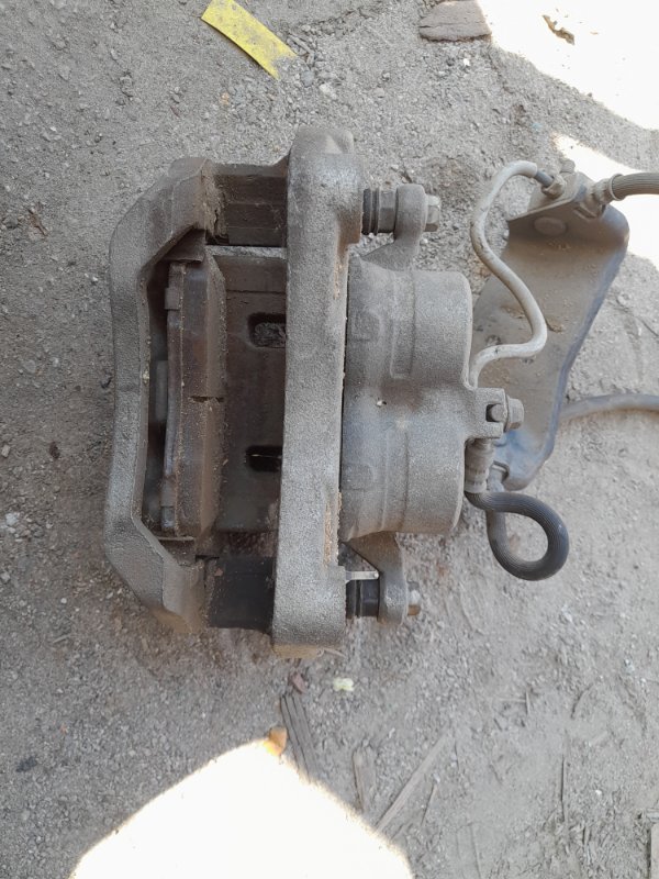 Суппорт тормозной передний правый M35/M45 04-10