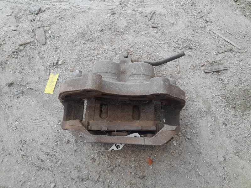 Суппорт тормозной передний правый G35 03-07