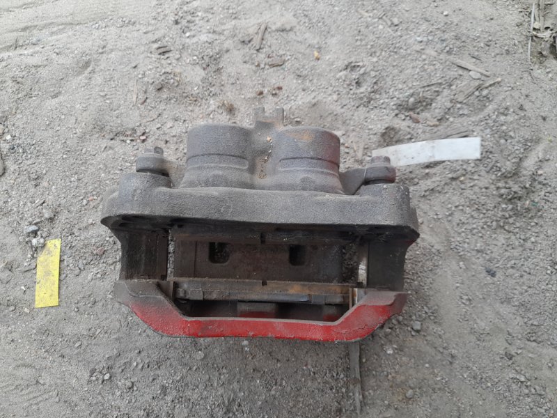 Суппорт тормозной передний правый M35/M45 04-10